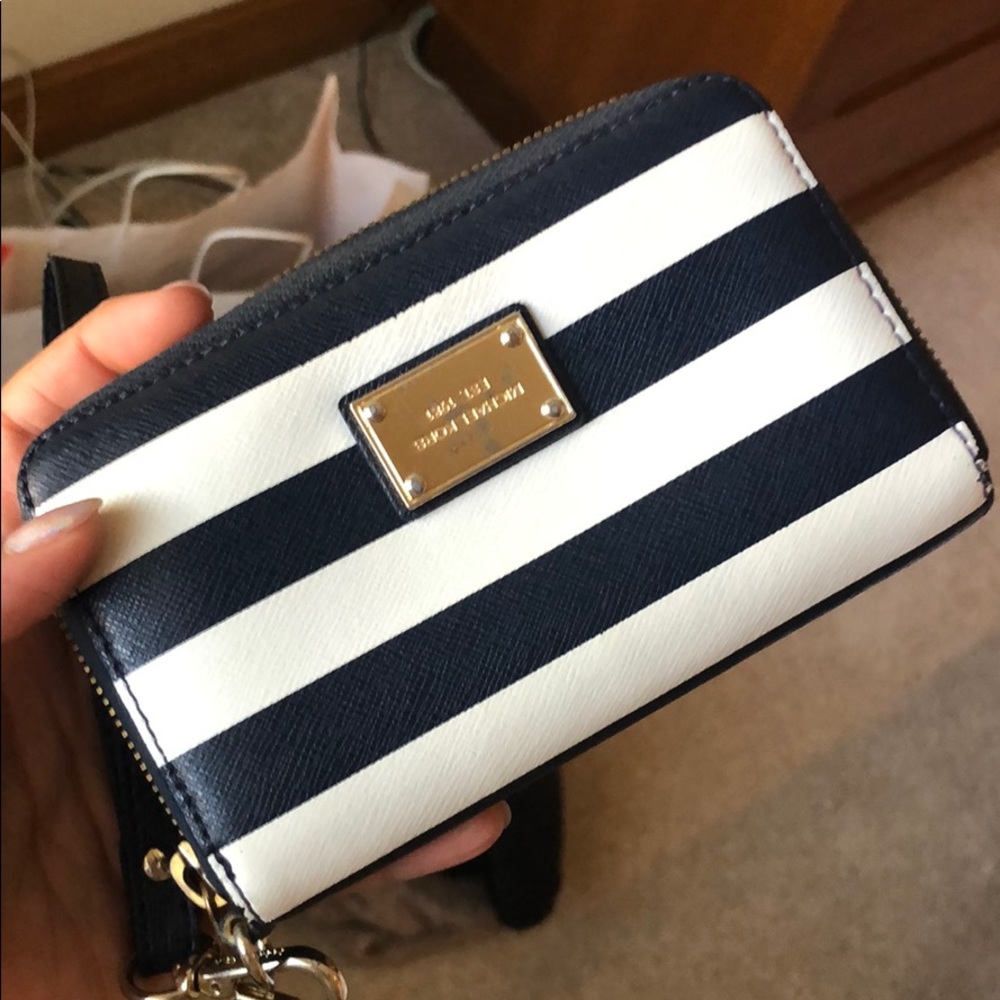 Michael Kors - navy and white striped wallet